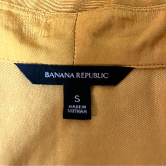 BANANA REPUBLIC sleeveless blouse, yellow, size small. - Picture 3 of 4